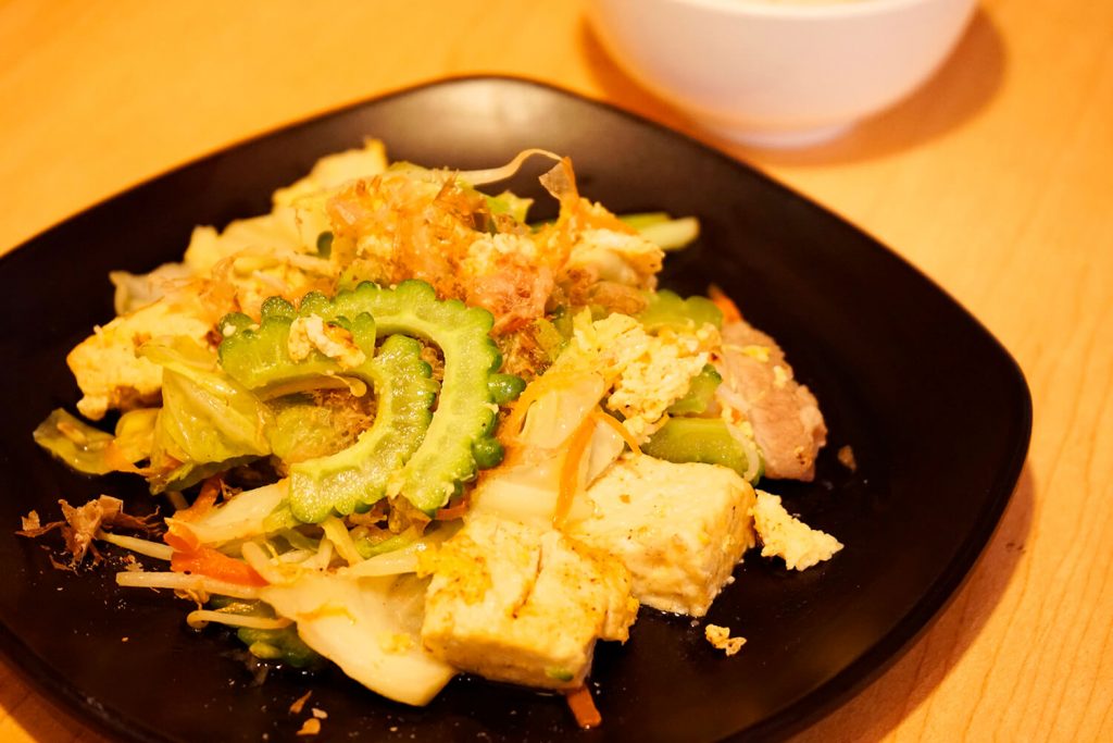 ผัดมะระญี่ปุ่น okinawa kinjo