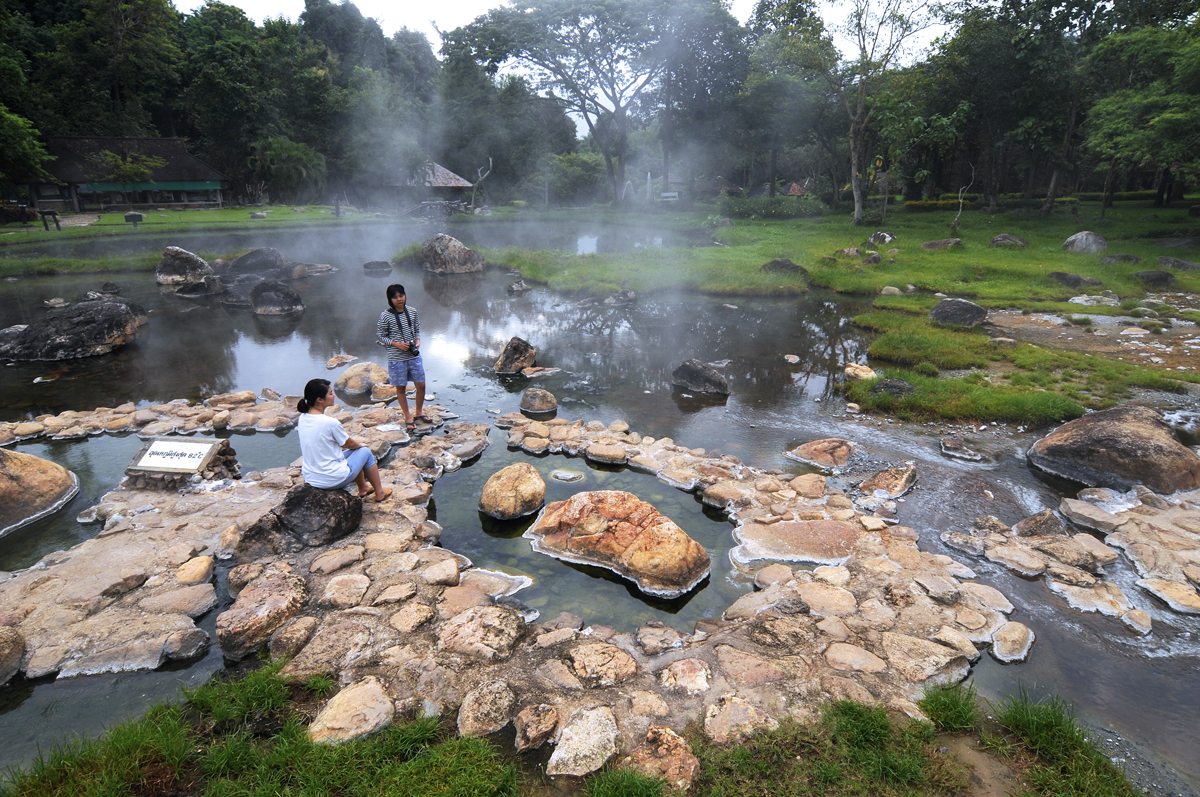 อาบน้ำแร่ ชมน้ำตก – เวลาความสุขที่ อุทยานแห่งชาติ แจ้ซ้อน – Nairobroo
